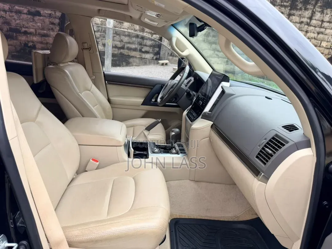 Toyota Land Cruiser 2021 Noir