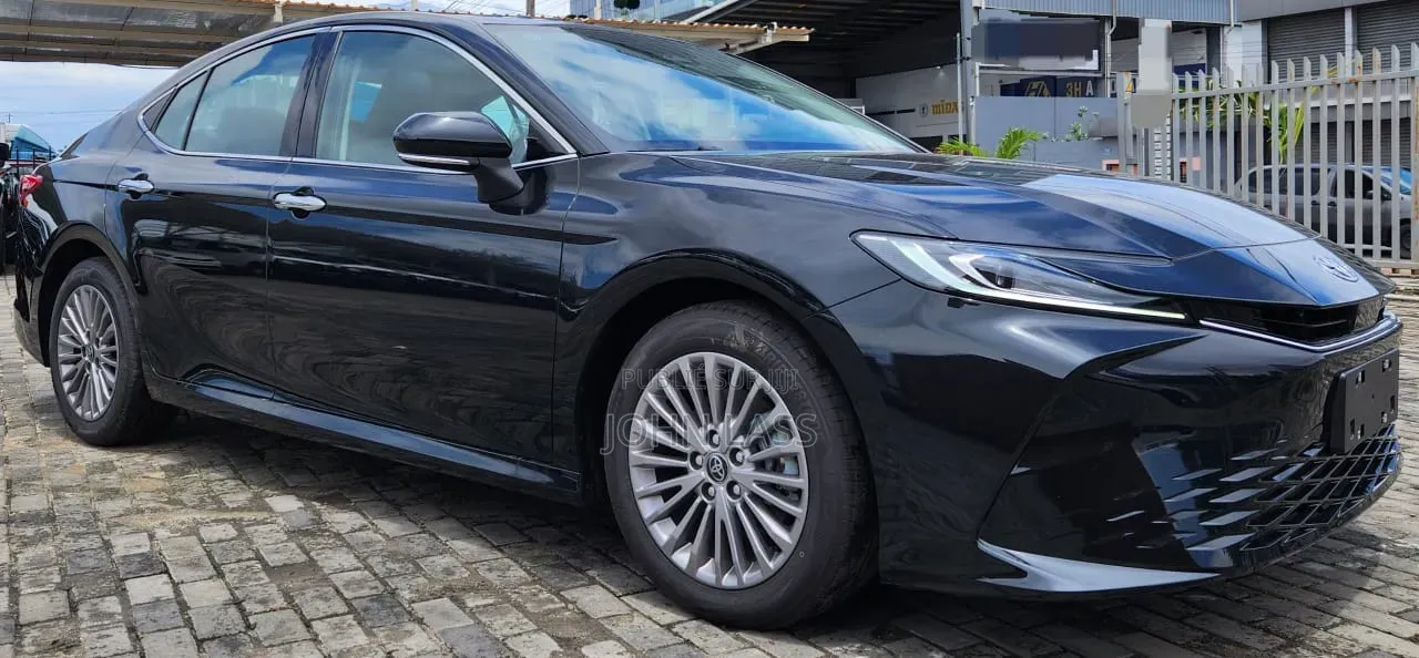 Nouveau Toyota Camry 2025 Noir