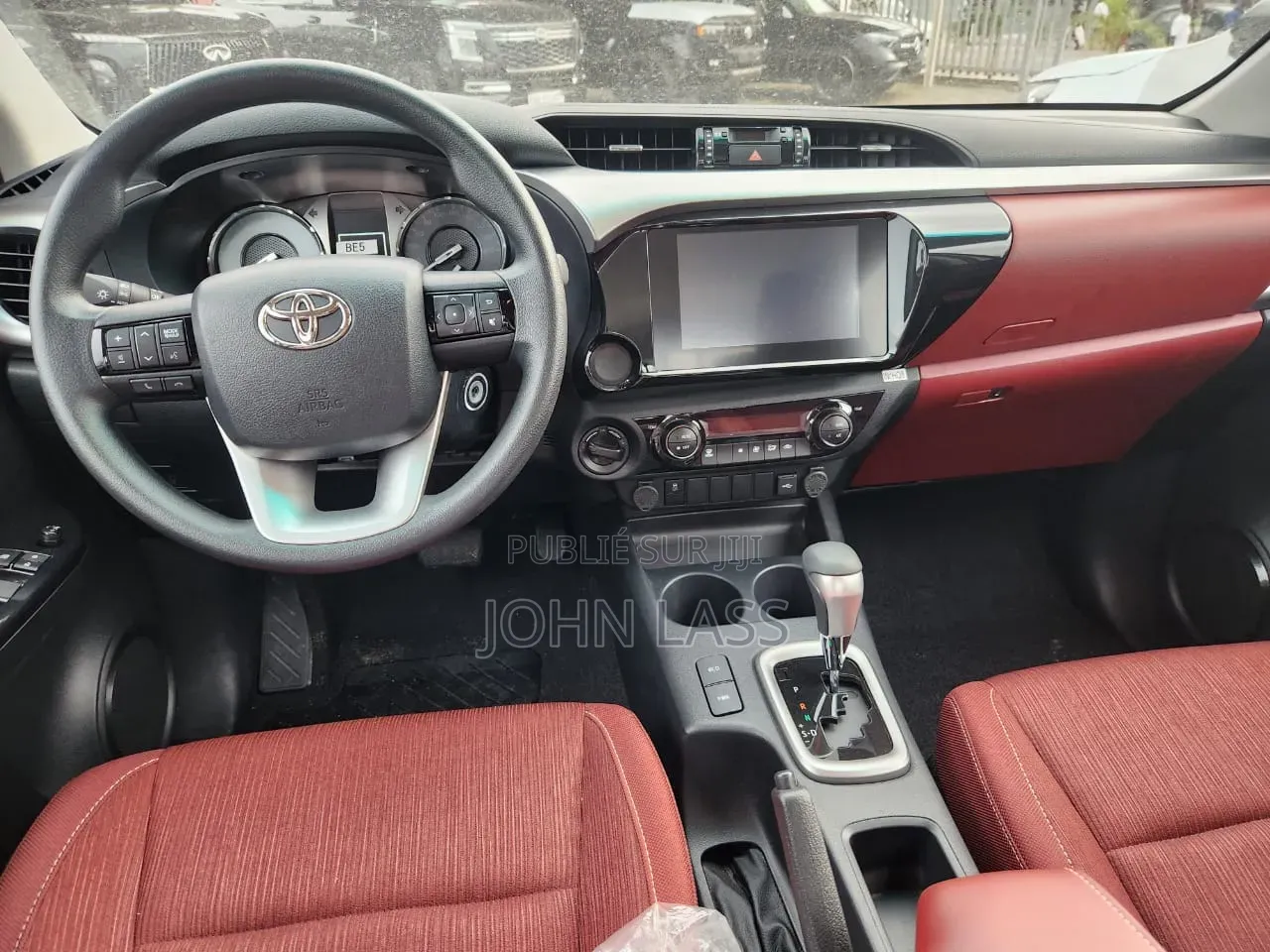 Nouveau Toyota Hilux 2025 Blanc cassé