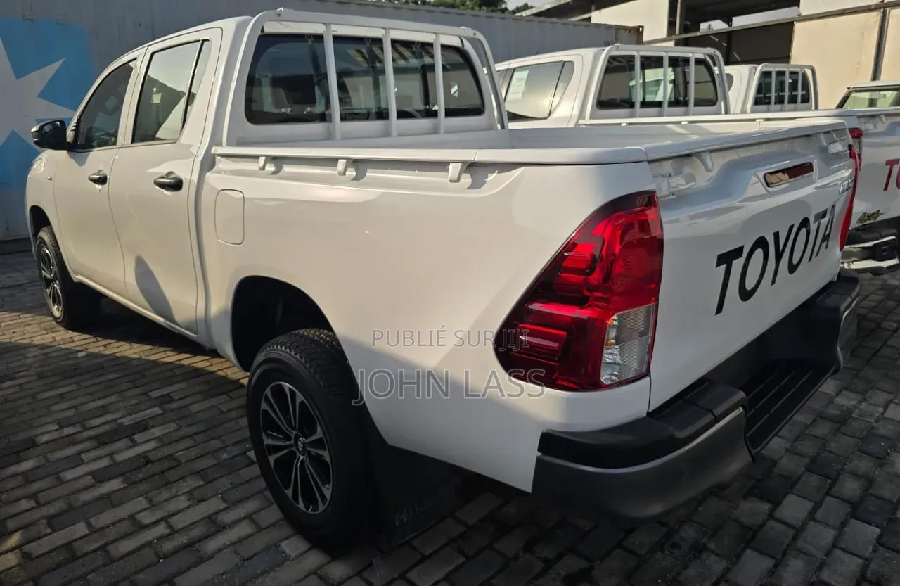 Nouveau Toyota Hilux 2025 Blanc