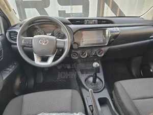 Nouveau Toyota Hilux 2025 Blanc