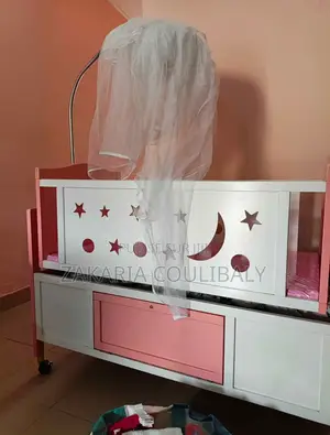 Lit De Bébé