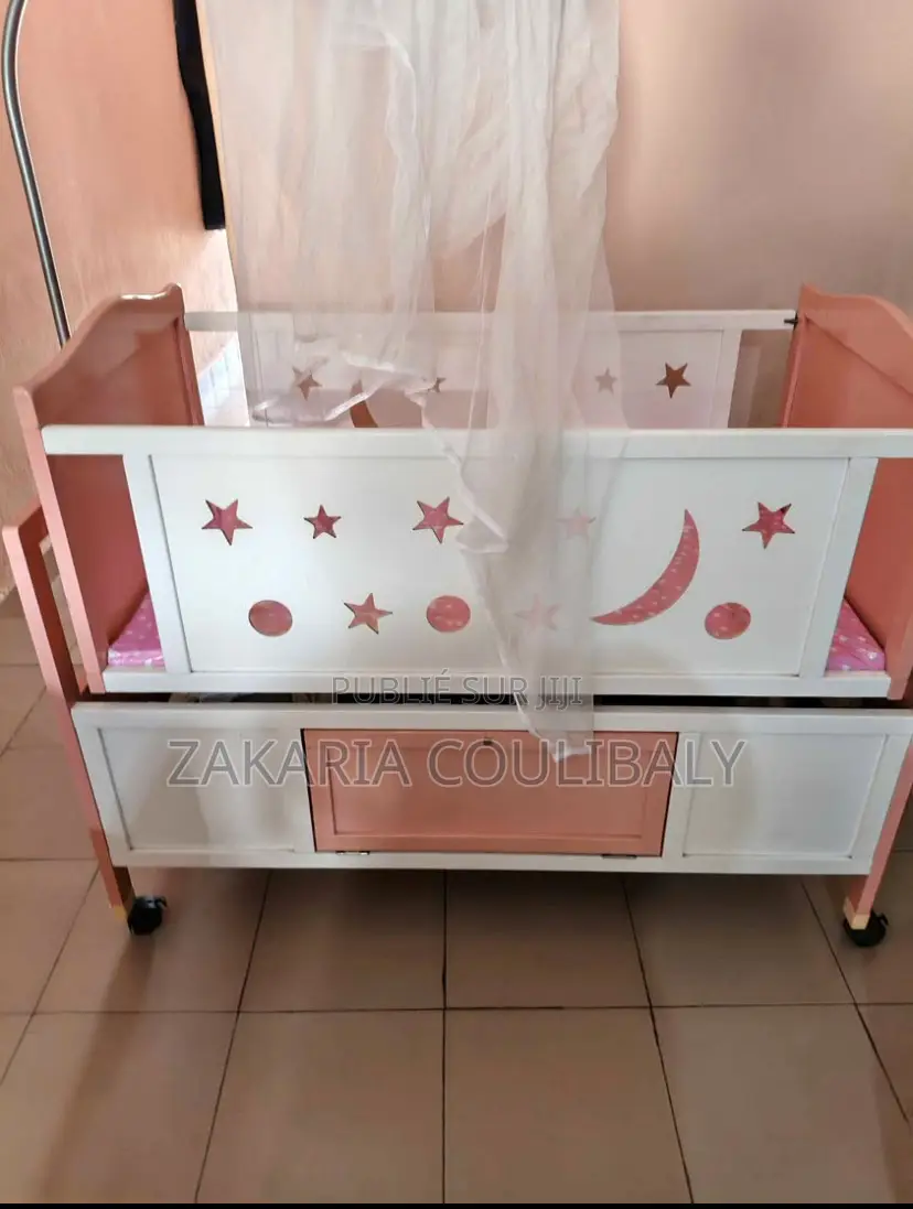 Lit De Bébé
