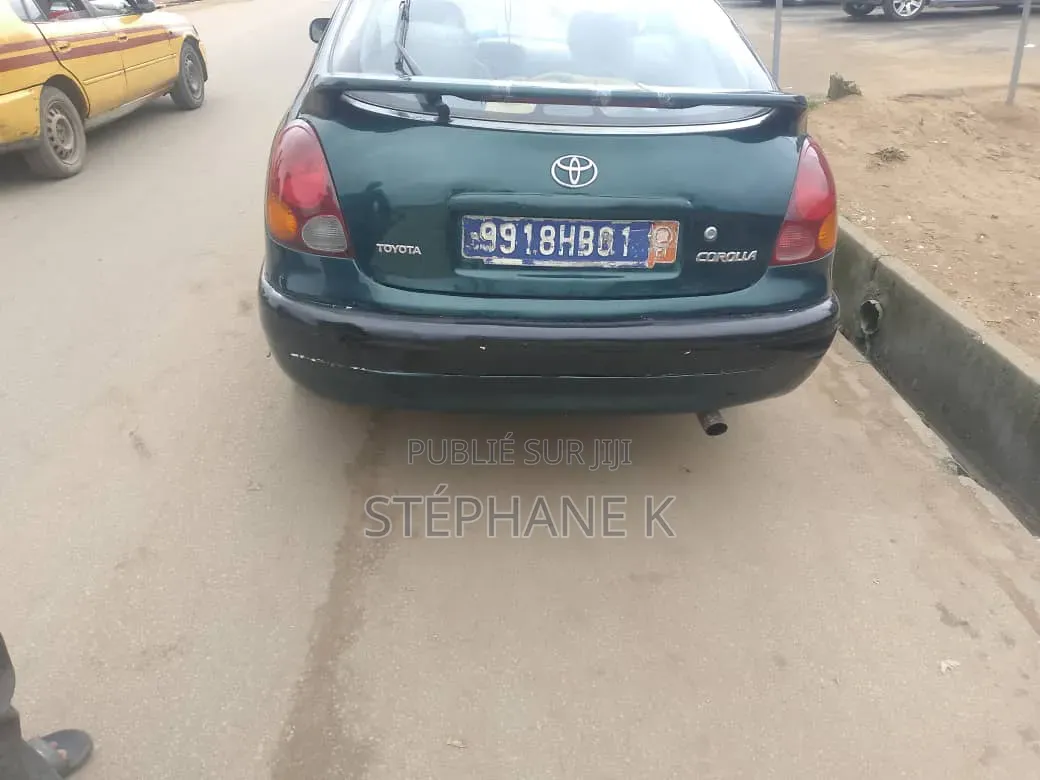 Toyota Corolla 2001 Orange