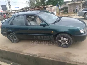 Toyota Corolla 2001 Orange