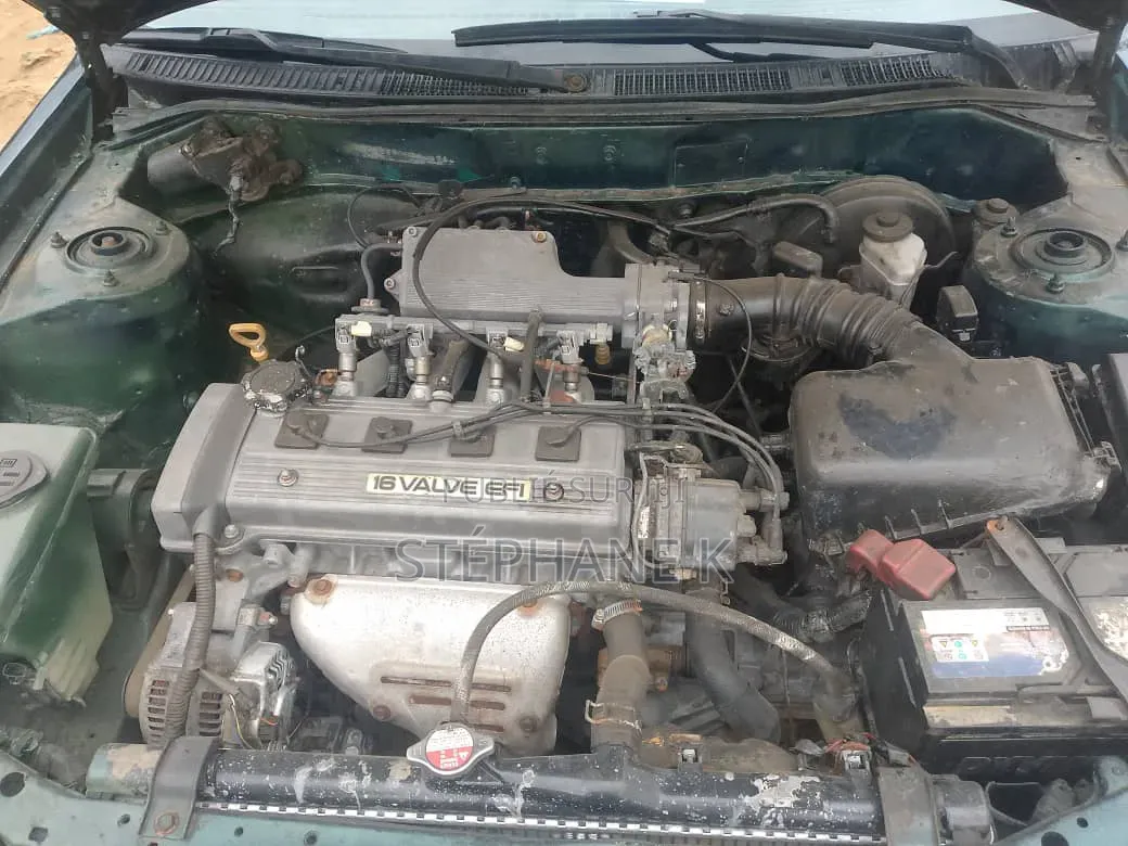 Toyota Corolla 2001 Orange