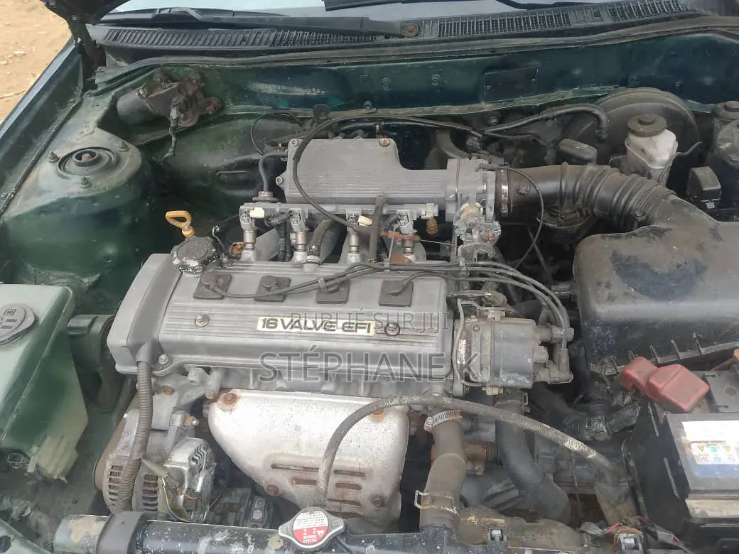 Toyota Corolla 2001 Orange