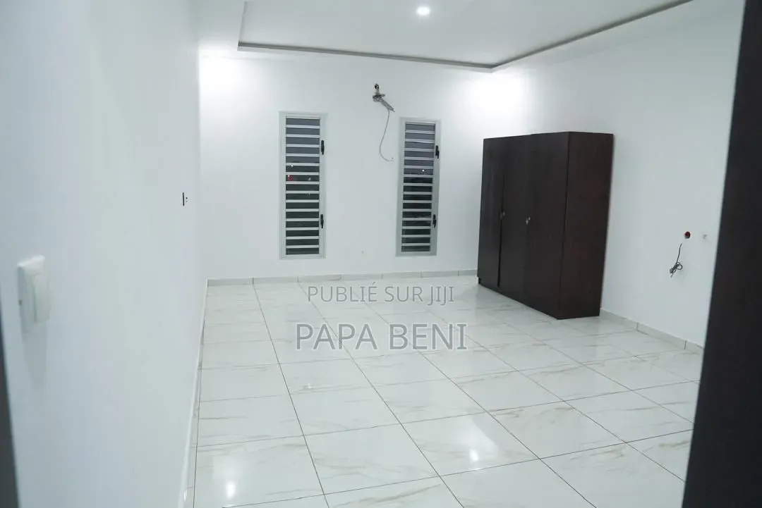 7chbre Duplex dans Angré Immobiliers, Cocody à Vendre