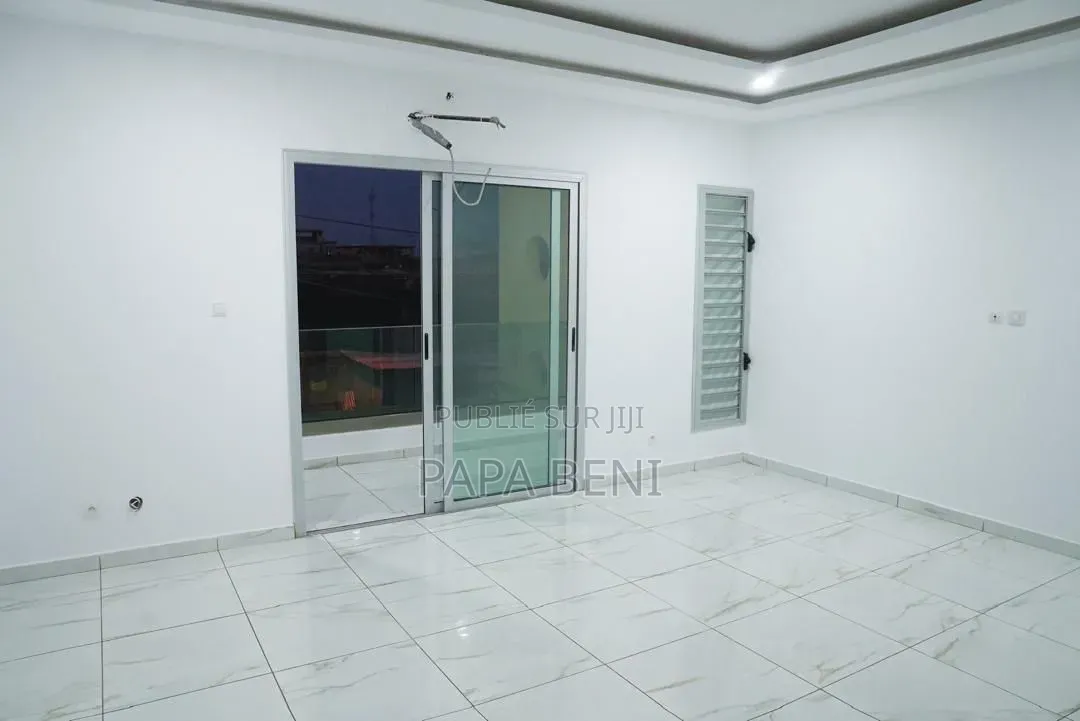 7chbre Duplex dans Angré Immobiliers, Cocody à Vendre