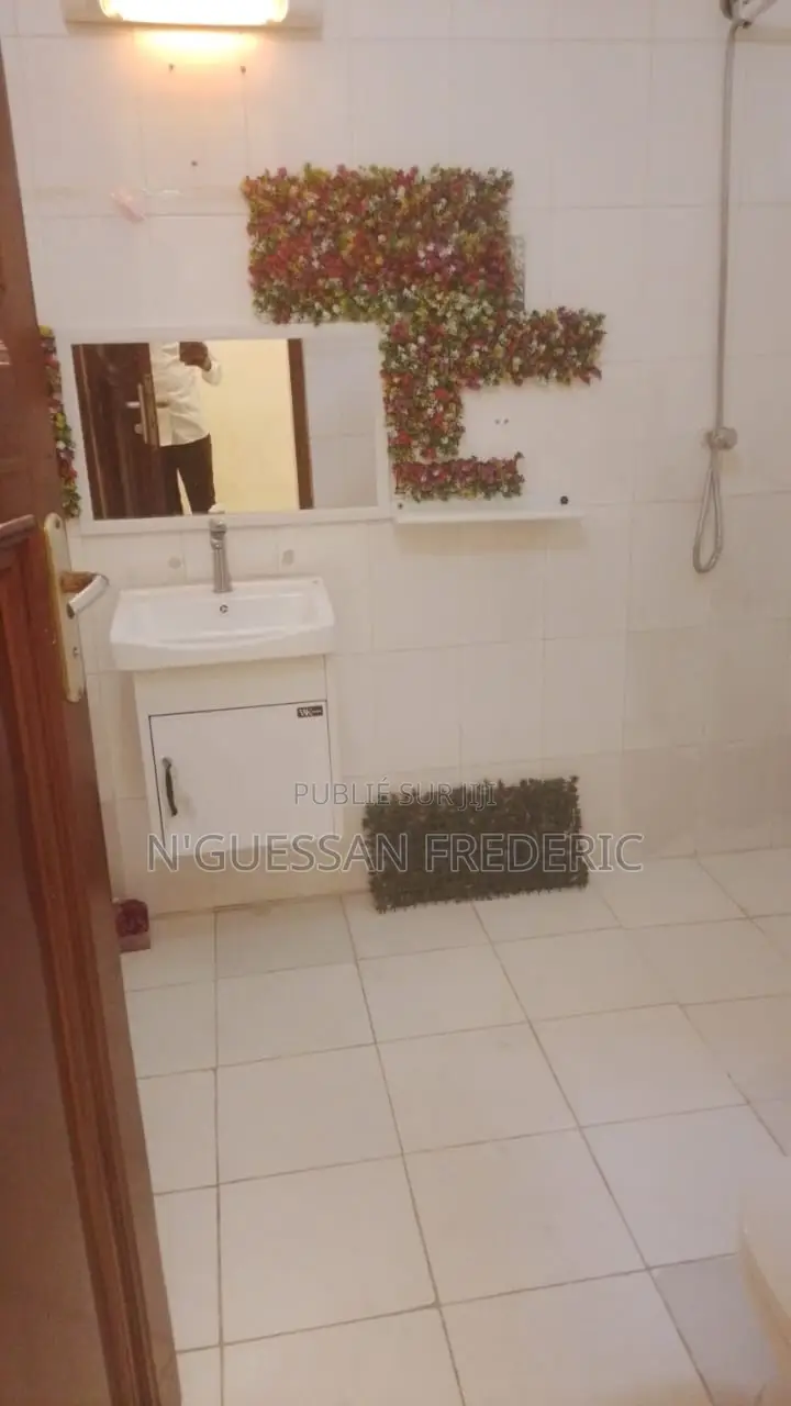 1chbre Maison dans Cocody à Vendre