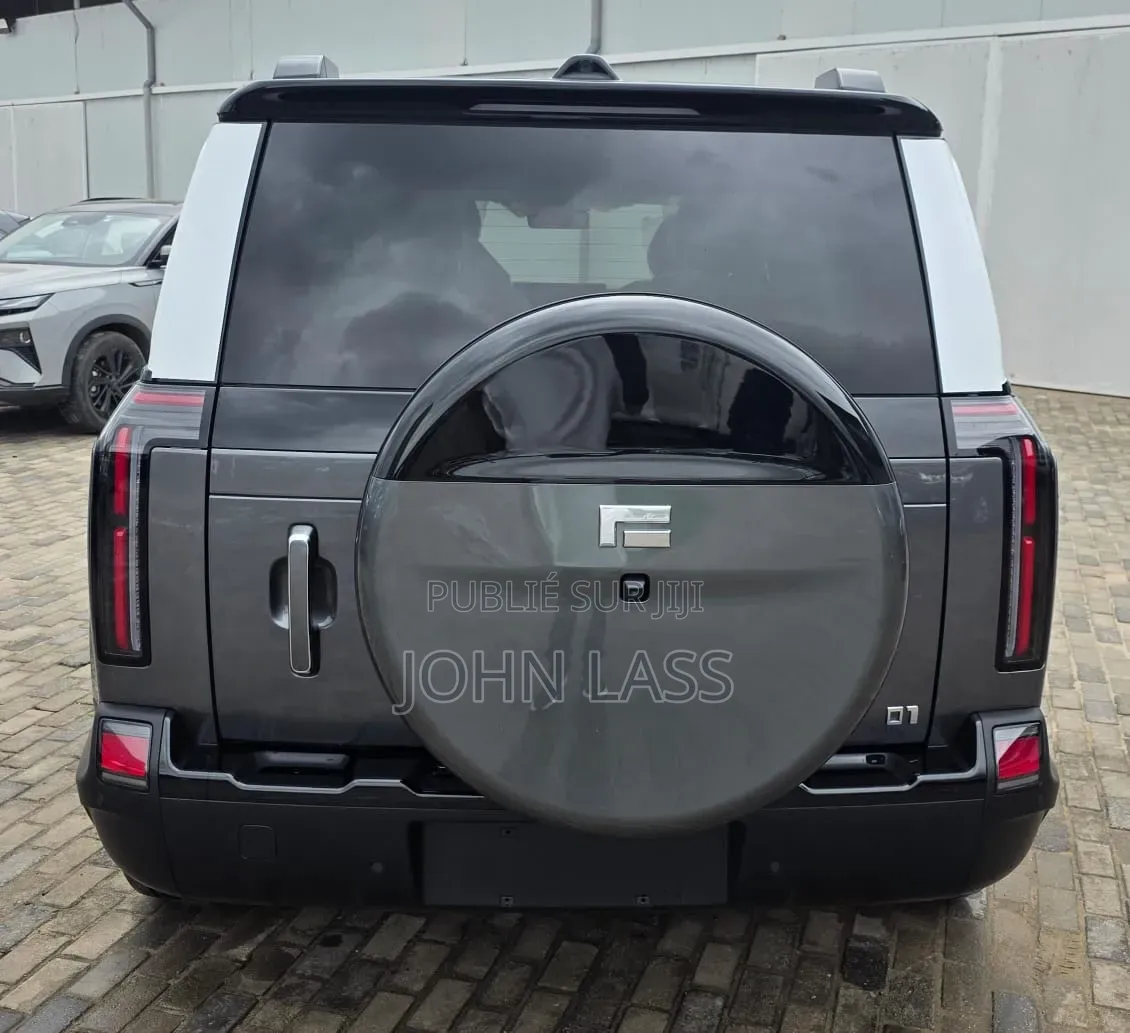 Nouveau Roewe D5X 2026 Noir