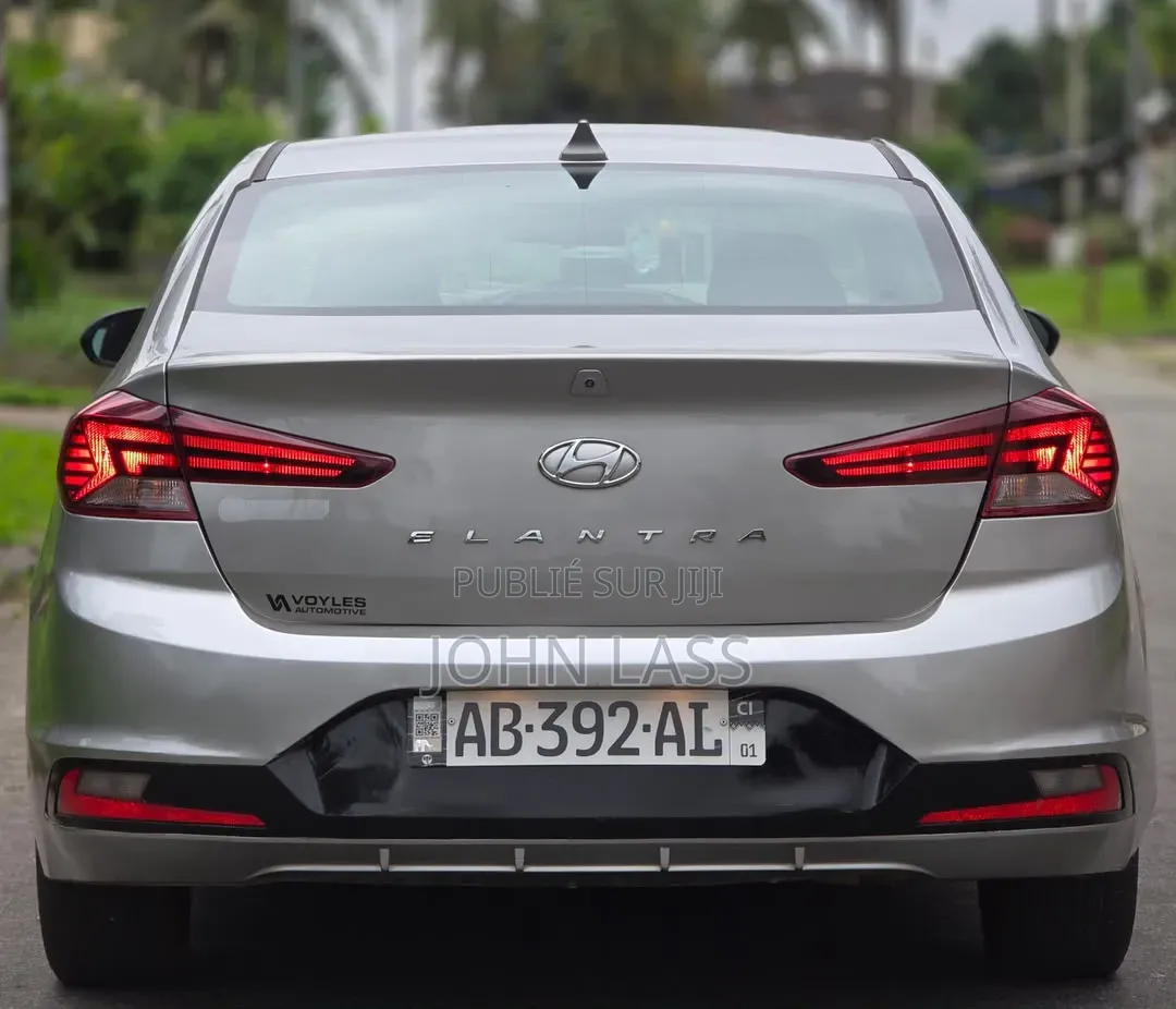 Hyundai Elantra 2020 Blanc cassé