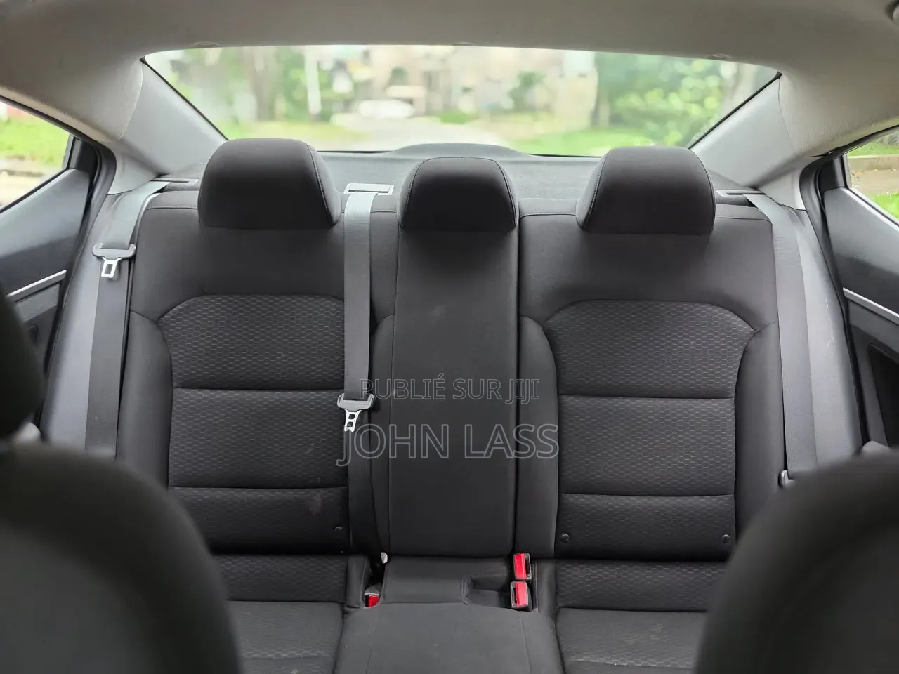 Hyundai Elantra 2020 Blanc cassé