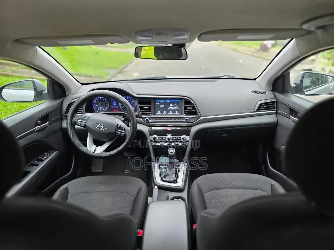 Hyundai Elantra 2020 Blanc cassé