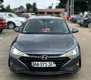 Hyundai Elantra 2020 Gris