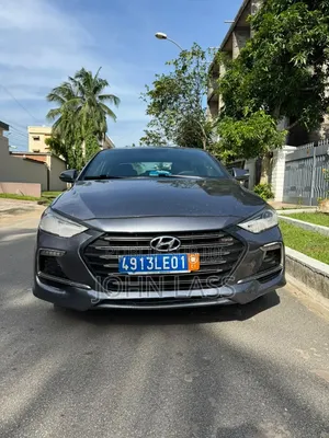 Hyundai Elantra 2018 Gris
