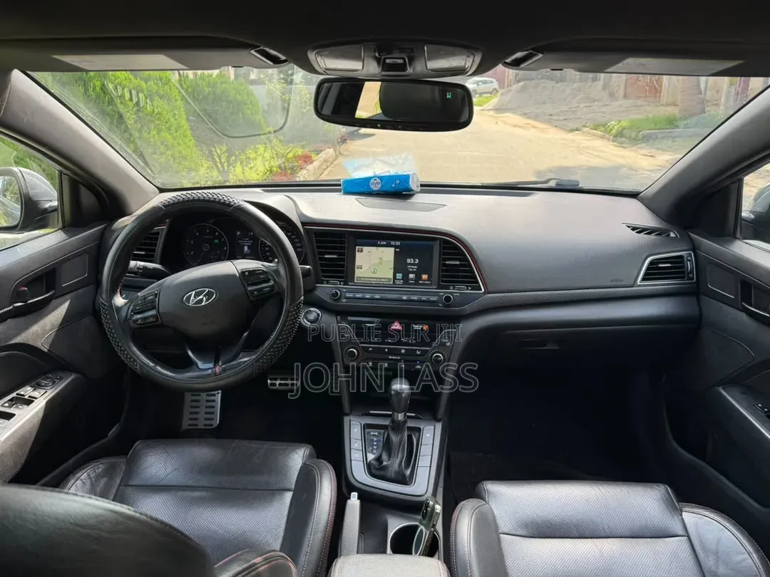 Hyundai Elantra 2018 Gris