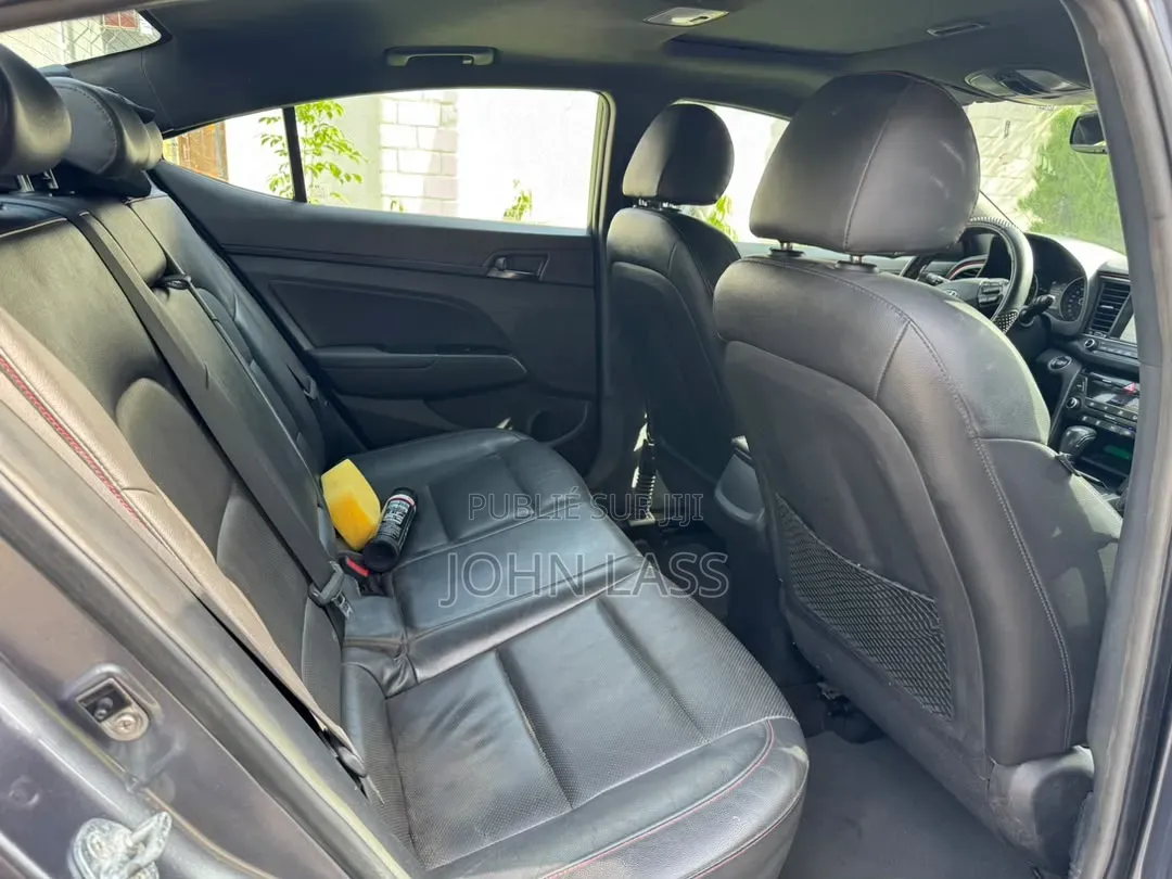 Hyundai Elantra 2018 Gris
