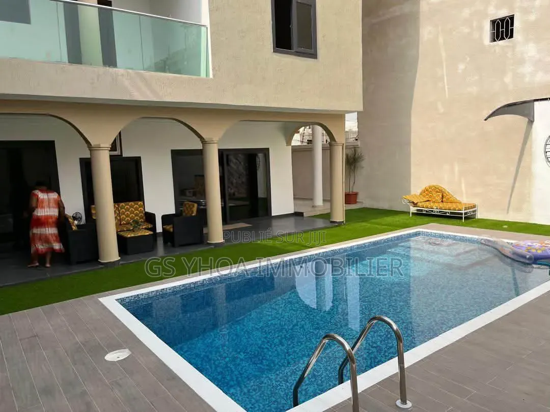 Meublé 7chbre Duplex dans Cocody à Vendre