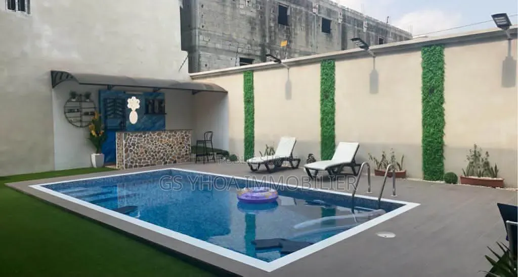 Meublé 7chbre Duplex dans Cocody à Vendre
