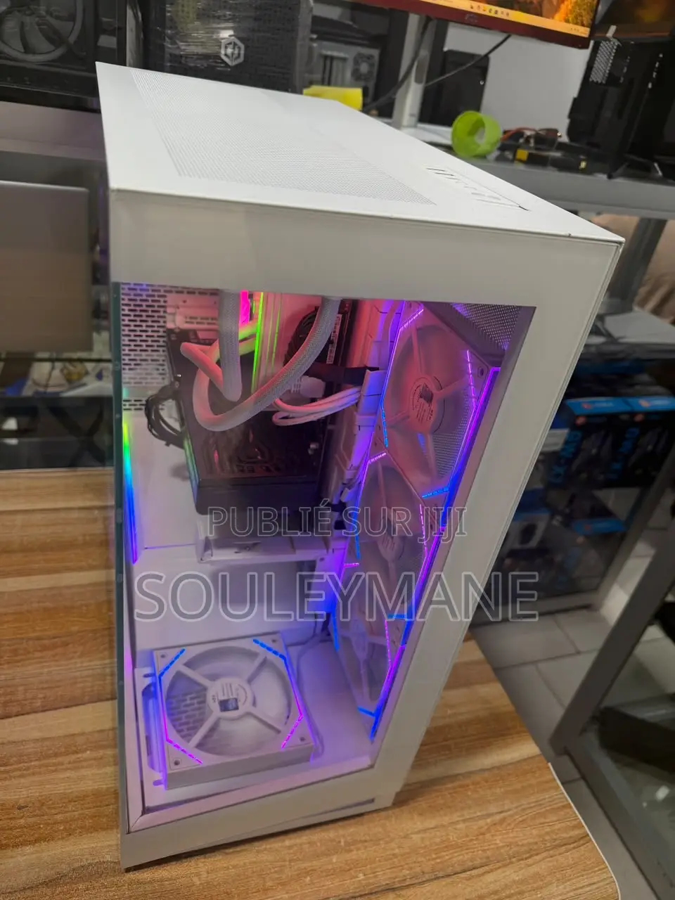 Nouveau Ordinateur de bureau MSI Pro 20E 7M 32GB Intel Core i9 SSD 1T
