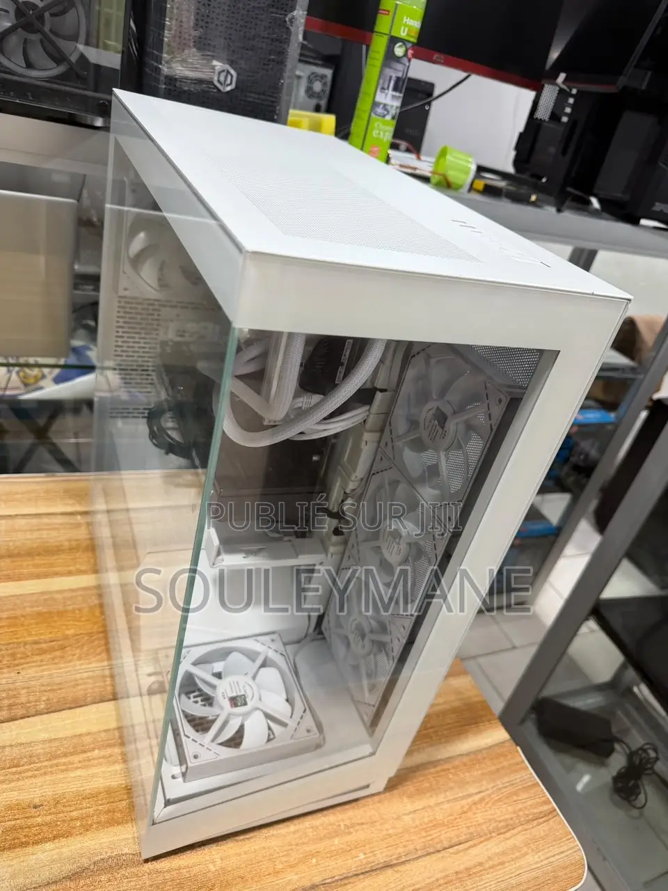 Nouveau Ordinateur de bureau MSI Pro 20E 7M 32GB Intel Core i9 SSD 1T