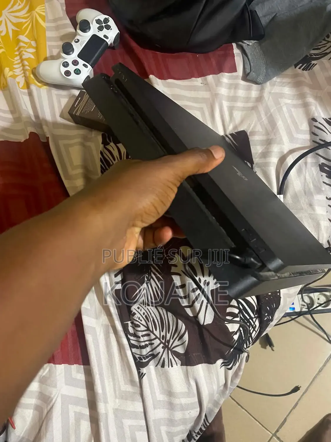 PS4 Slim Cracker Avec 20 Jeux Installé  