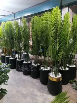 Plantes Artificielles Décoratives Luxe ,Différents Modèles Disponibles