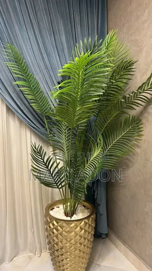 Plantes Artificielles Décoratives Luxe ,Différents Modèles Disponibles
