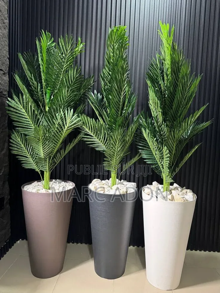 Plantes Artificielles Décoratives Luxe ,Différents Modèles Disponibles