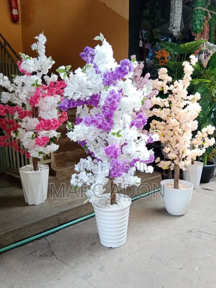 Plantes Artificielles Décoratives Luxe ,Différents Modèles Disponibles