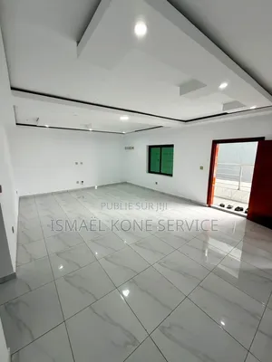 2chbre Appartement dans Kone Ismaël, Cocody à Louer