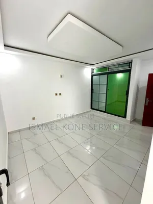 2chbre Appartement dans Kone Ismaël, Cocody à Louer