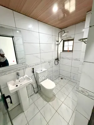 2chbre Appartement dans Kone Ismaël, Cocody à Louer