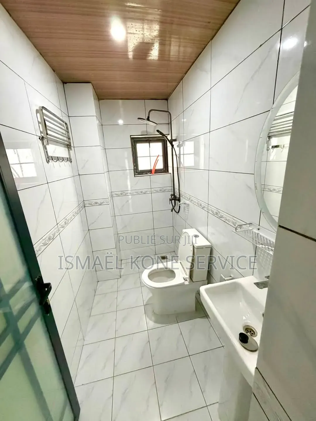 2chbre Appartement dans Kone Ismaël, Cocody à Louer