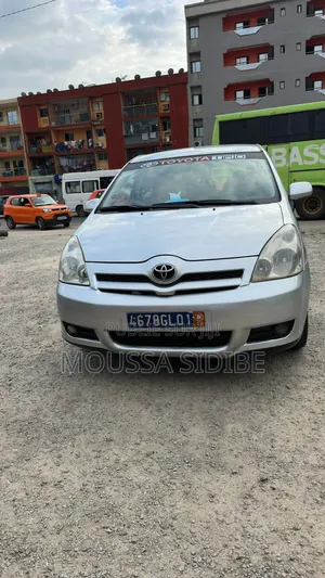Toyota Corolla Verso 2005 Gris