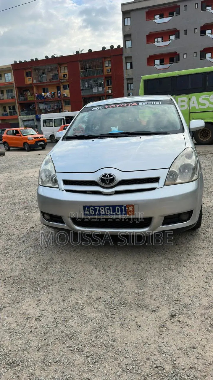 Toyota Corolla Verso 2005 Gris