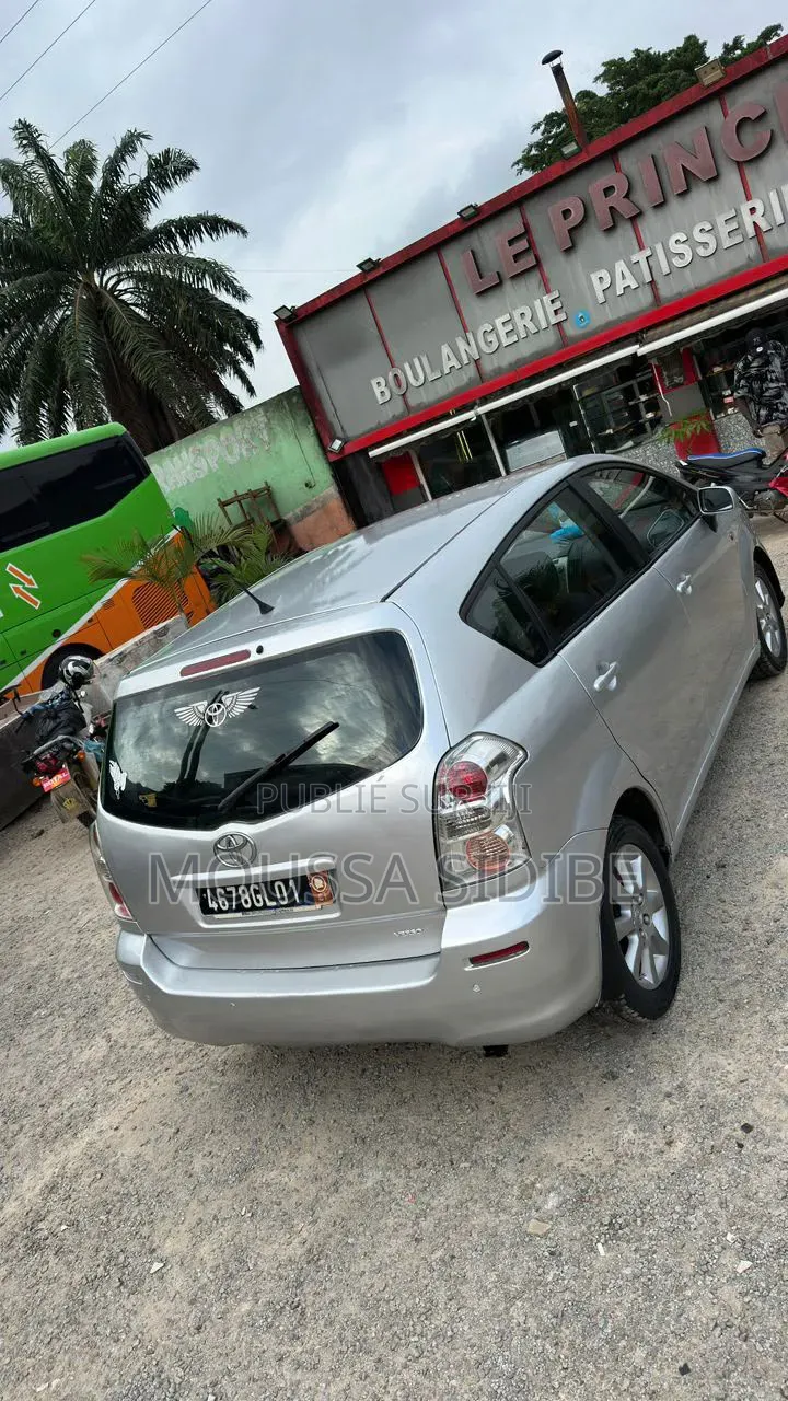 Toyota Corolla Verso 2005 Gris