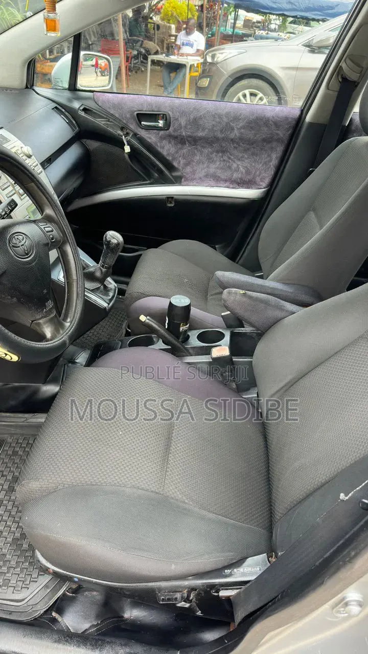 Toyota Corolla Verso 2005 Gris