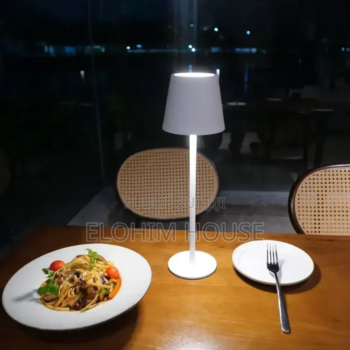 Lampe LED De Table Moderne (Rechargeable)
