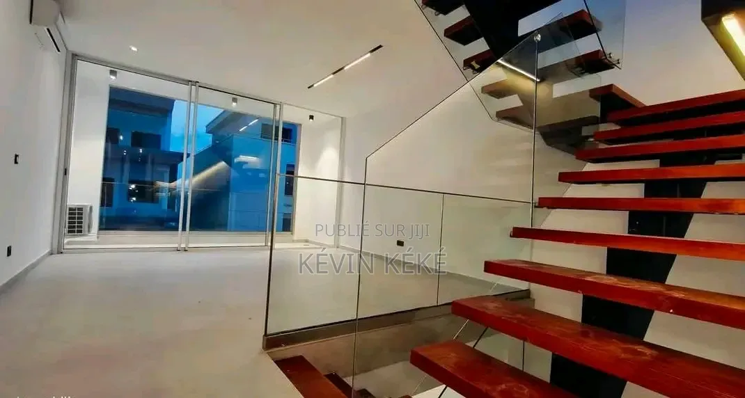6chbre Duplex dans Grâces Immobilier, Bingerville à Vendre