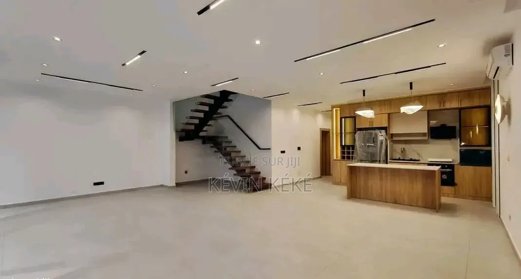 6chbre Duplex dans Grâces Immobilier, Bingerville à Vendre