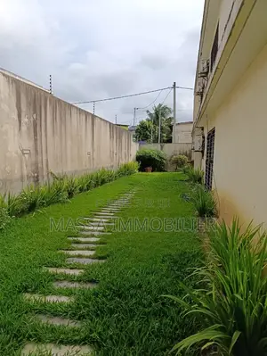 4chbre Duplex dans Massa Immobilier, Cocody à Vendre
