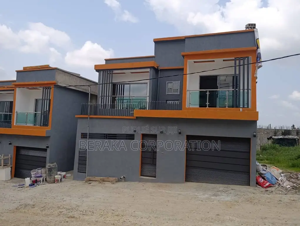 3chbre Duplex dans Beraka Corporation, Cocody à Vendre