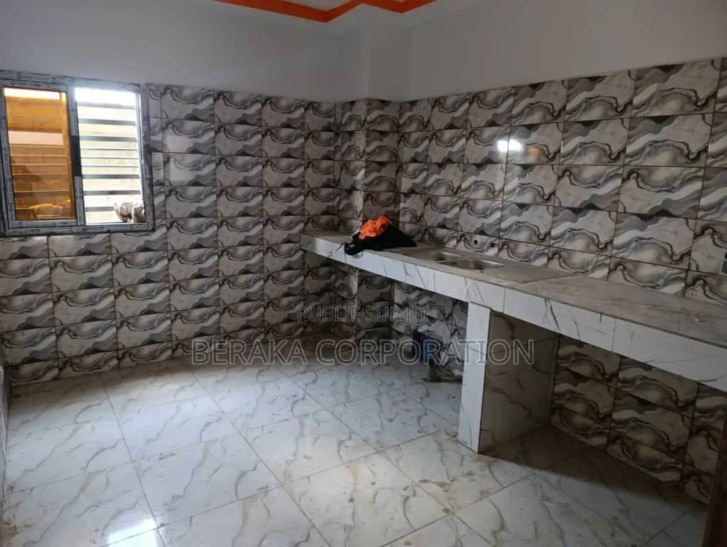 3chbre Duplex dans Beraka Corporation, Cocody à Vendre