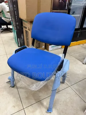 Chaise Visiteurs Ou Salle d'Attente De Bonne Qualité en Similicuir