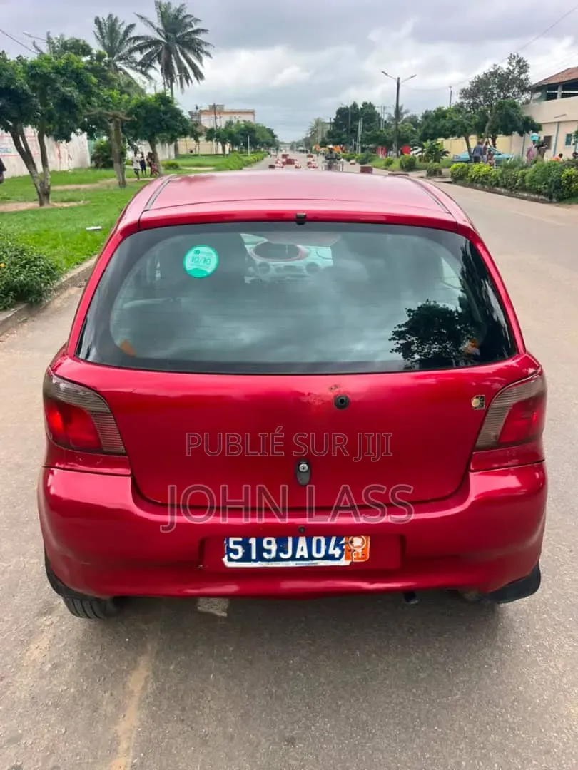 Toyota Yaris 1.5 2000 Rouge
