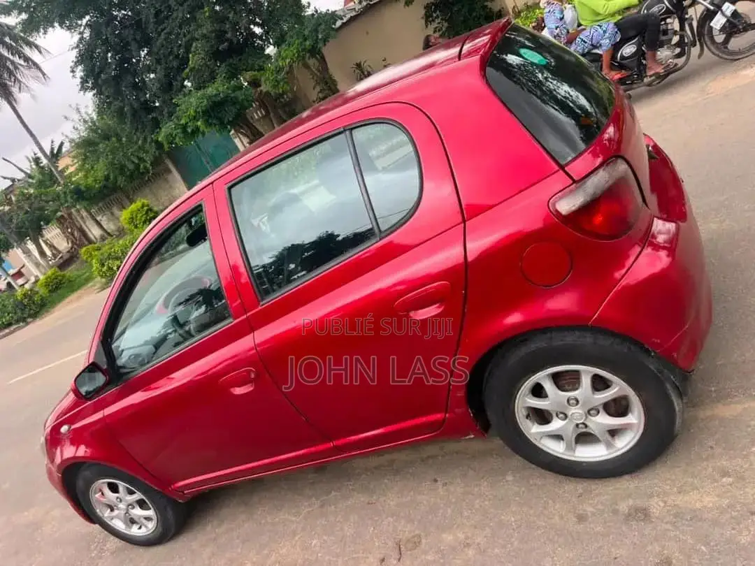 Toyota Yaris 1.5 2000 Rouge