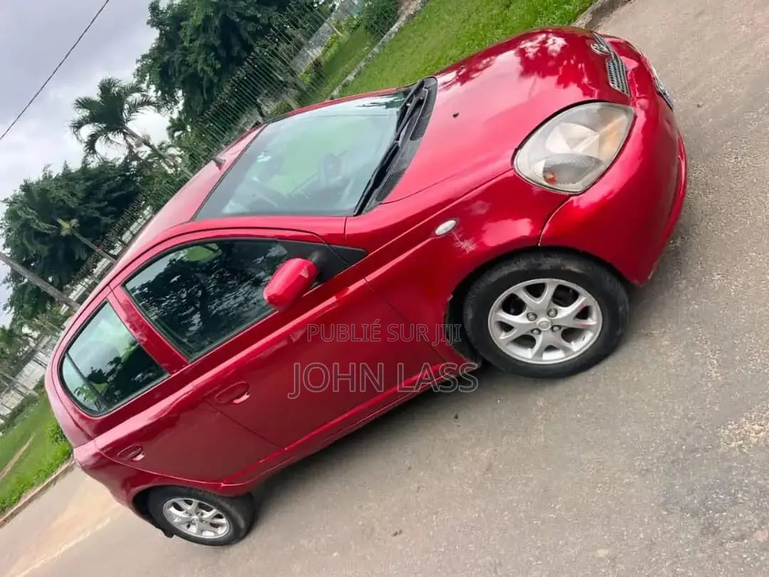 Toyota Yaris 1.5 2000 Rouge