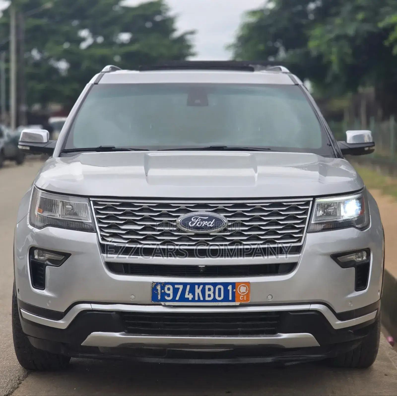 Ford Explorer Base 4dr FWD (3.5L 6cyl 6A) 2017 Gris